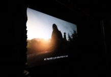 Con éxito total, Gobierno de Oaxaca proyecta “Frankenstein” de Guillermo del Toro en el teatro Macedonio Alcalá