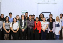 RECIBE IEEM A ESTUDIANTES DE LA  UNIVERSIDAD AUTÓNOMA DE QUERÉTARO