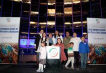 El Senado se ilumina de azul para conmemorar el Día Internacional de los Derechos Humanos