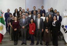 Recibe SAT a representantes de plataformas digitales