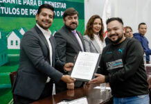 Más de 3 mil familias reciben títulos de propiedad en Nezahualcóyotl