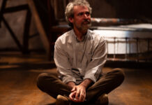 EL HELÉNICO INICIA 2026 CON «MR. GWYN», DE BARICCO: UN VIAJE ESCÉNICO HACIA LA PAUSA, EL SILENCIO Y LA MIRADA