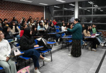 Colman las aulas de la UNAM alumnas, alumnos y personal académico