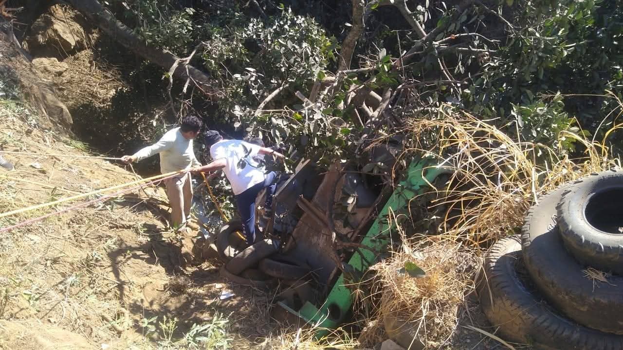 Vuelca autobús de pasajeros en Tlalnepantla, Morelos; hay 8 muertos y 24 heridos