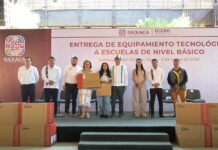 Equipa Salomón Jara con tecnología a 262 escuelas de Oaxaca de Juárez