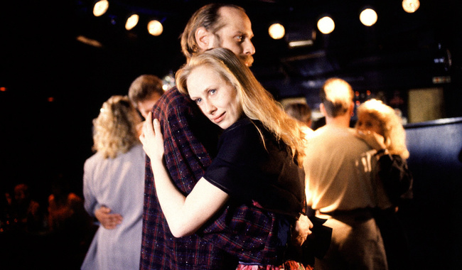 PRECISIÓN, SENSIBILIDAD, HUMOR Y COMPROMISO SOCIAL: EL CINE DE AKI KAURISMÄKI SE EXHIBE EN LA CINETECA NACIONAL