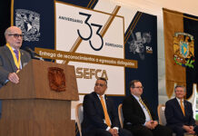 Entrega el Rector Lomelí reconocimientos a egresadas y egresados distinguidos de la FCA