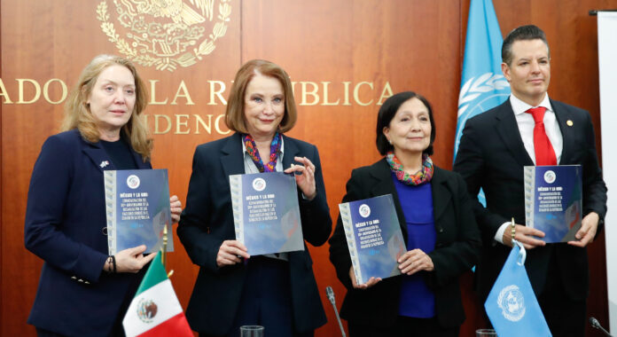 050626 Sen, Laura Itzel con Residente ONU-14