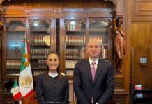 Carlos Torres Rosas asume la dirección de Nafin y Bancomext