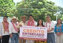 Otorga Salomón Jara apoyos a mujeres emprendedoras y personas trabajadoras del campo en el Istmo de Tehuantepec