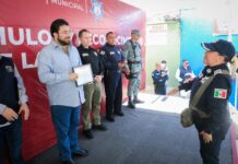 ALCALDE ISAAC MONTOYA OTORGA ESTÍMULOS A ELEMENTOS DE LA GUARDIA MUNICIPAL Y ENTREGA UN NUEVO C2