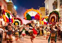 Al ritmo de la música y bailables tradicionales, miles de turistas se enamoran de la Calenda de las Culturas 2026
