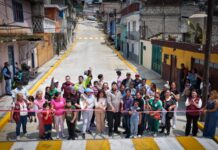 CON EL PROGRAMA LA COMUNA, VECINAS, VECINOS Y GOBIERNO CAMBIAN REALIDAD DE LA CALLE NUDO MIXTECO
