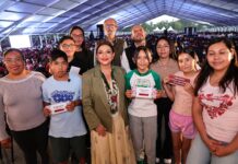 Inicia Clara Brugada entrega de apoyos para uniformes y útiles escolares; serán beneficiados hasta 650 mil estudiantes de preescolar y secundaria