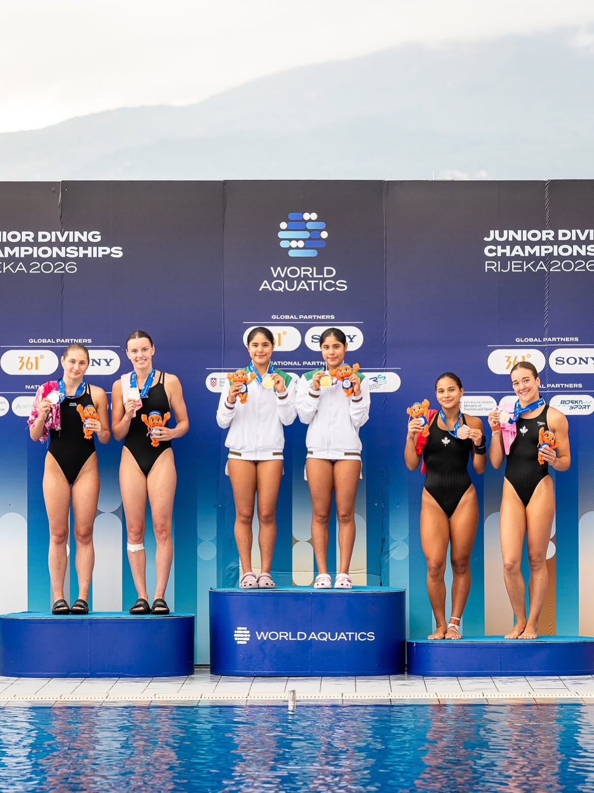 Hermanas Cueva elevan a México al oro en sincronizados del Mundial Juvenil de Clavados