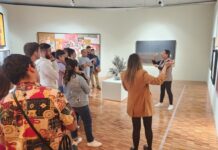 LAS VISITAS GUIADAS “MIRADAS PARALELAS” ACERCAN AL PÚBLICO A LAS OBRAS DEL MAM A TRAVÉS DE LOS SENTIDOS