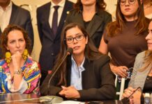 VAN POR ESCUELAS PRIMARIAS Y SECUNDARIAS LIBRES DE CELULARES EN LA CDMX