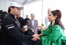 EXHIBICIÓN DE FÓRMULA 1 EN PASEO DE LA REFORMA DEMOCRATIZA EL DEPORTE, ASEGURA CLARA BRUGADA Y ENTREGÓ RECONOCIMIENTO AL CHECO PÉREZ