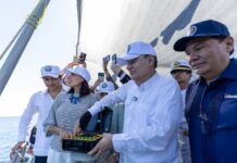 Josefina Rodríguez y Alfonso Durazo encabezan hundimiento del exbuque Azueta